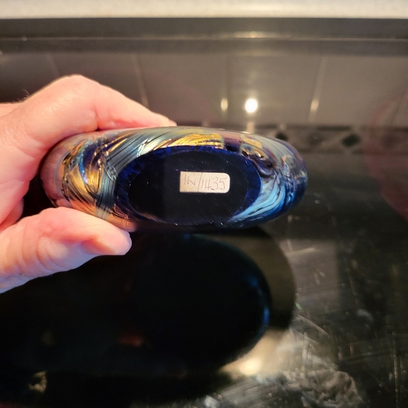 Isle of Wight England Bottle with Stopper Hand Blown w/ Original Sticker - Picture 5 of 11